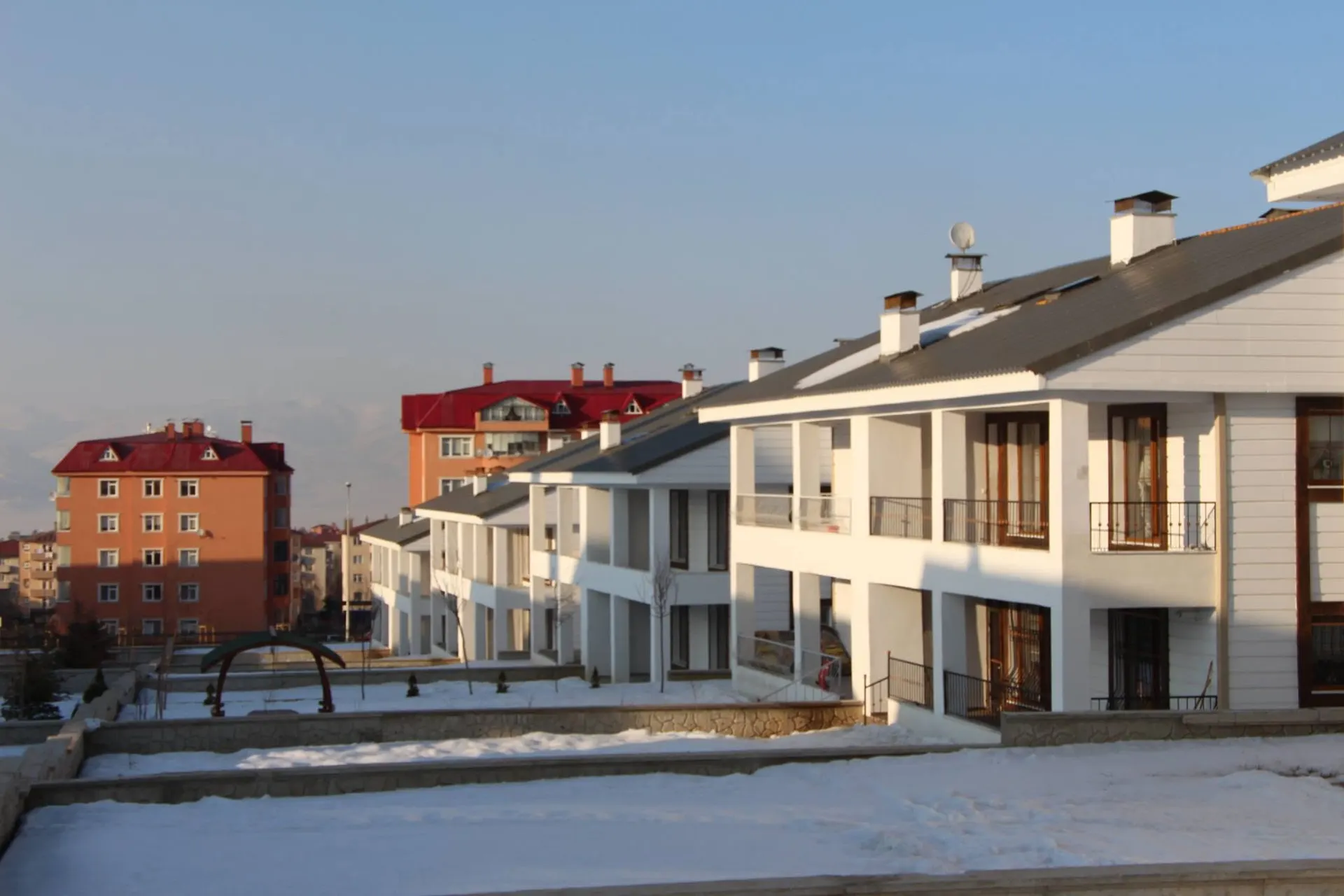 Burç Villaları ortak avlusu